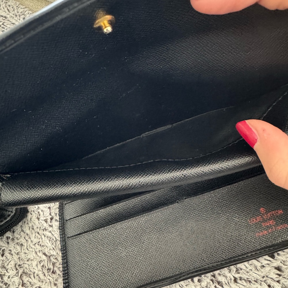 Black Epi Leather Long Wallet - Picture 6 of 6